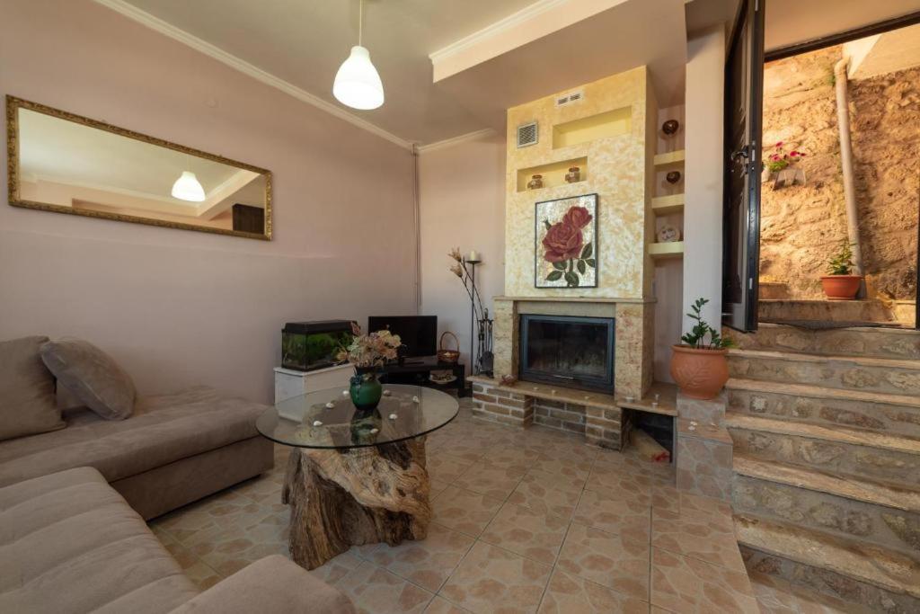 Menecrates Rustic - San Matteo Apartment Agios Matthaios  Luaran gambar